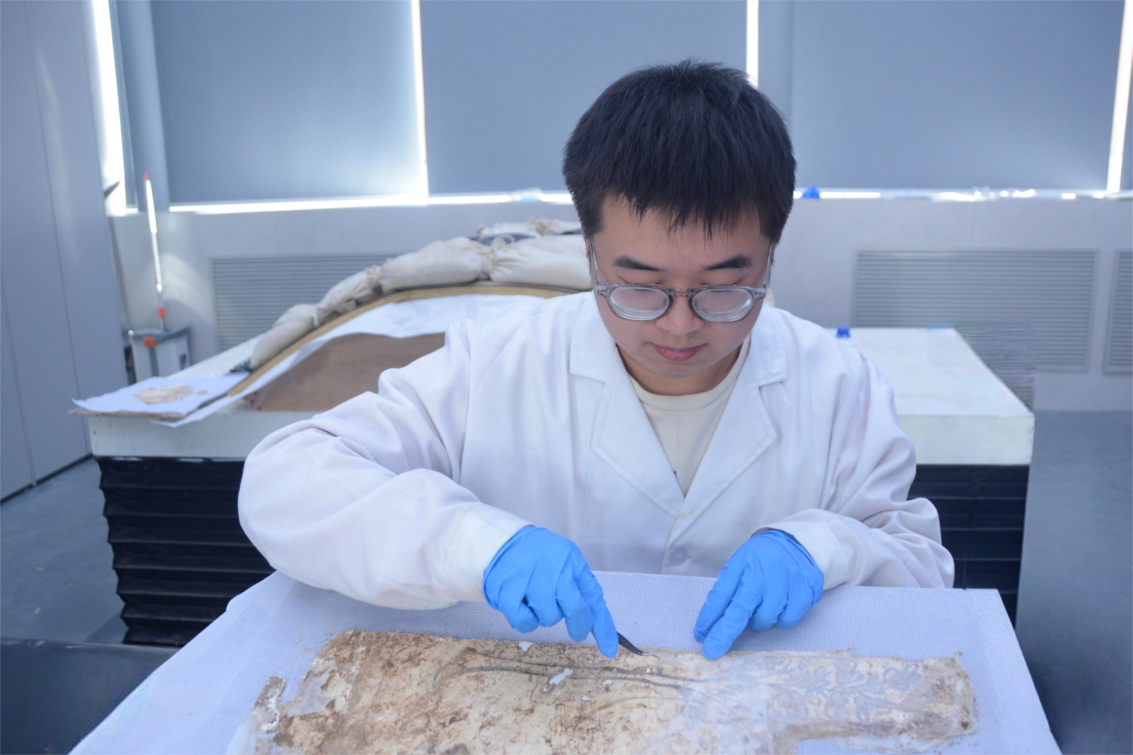 张佳琦工作照.jpg